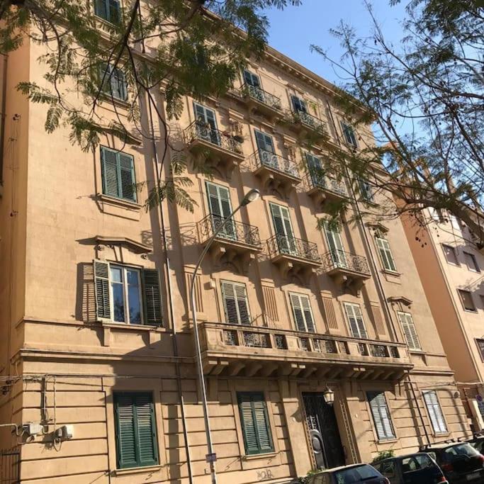 Bibi Appartamento A Due Passi Dal Tribunale Centro パレルモ エクステリア 写真